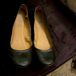 Mossino Black Flats Sz 7